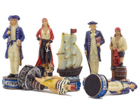 Die handbemalten thematischen „Pirates Vs Navy“-Schachfiguren von Italfama