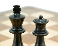 Springer mit nach unten geneigtem Kopf, ebonisierte Staunton-Schachfiguren – 8,3 cm
