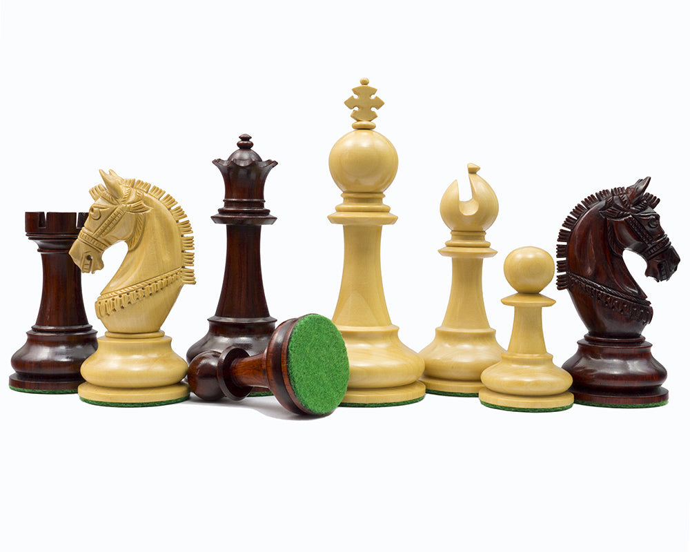 Die La Valletta Redwood Schachfiguren 4,5 Zoll