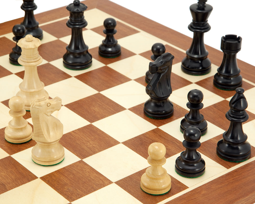 Französischer Ritter Schwarzes Mahagoni-Schachspiel