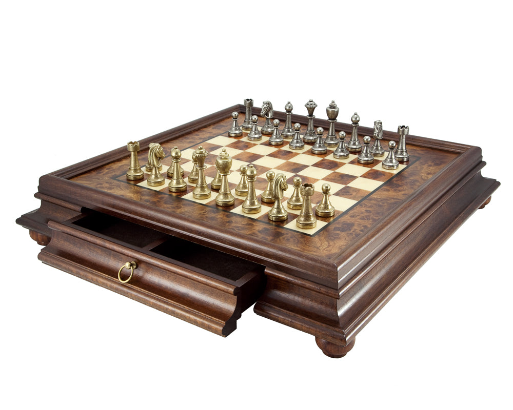Finnesburg Messing- und Briarholz – Traditionelles Schachset