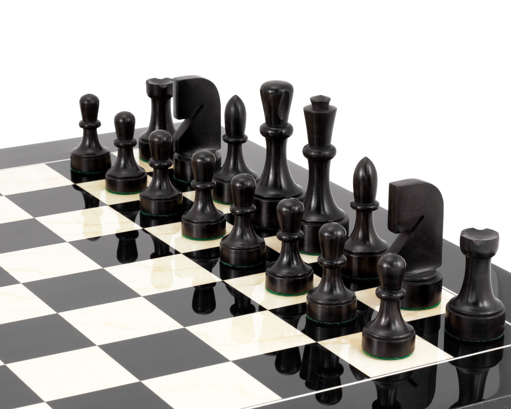 Zeitgenössisches schwarzes Anegre-Schachspiel