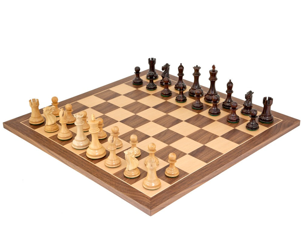 Schachspiel aus sizilianischem Rosenholz und Walnuss