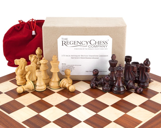 Antikes britisches Mahagoni-Schachspiel