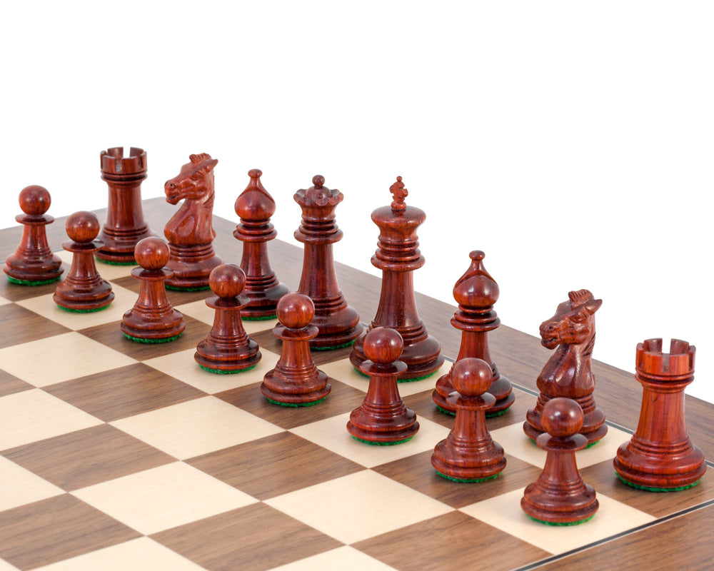 Madrid Tres Corone Schachspiel aus Ebenholz, Padauk und Walnuss