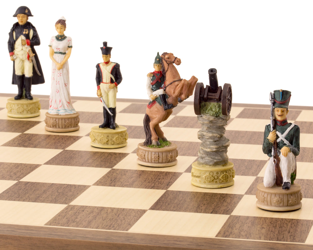 Das handbemalte Schachspiel Napoleon gegen die Russen