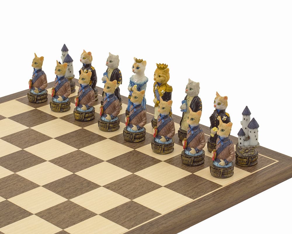 Hand-painted cats themed chess pieces on Spanish walnut and maple board by Italfama, featuring a whimsical Cats vs Dogs design.