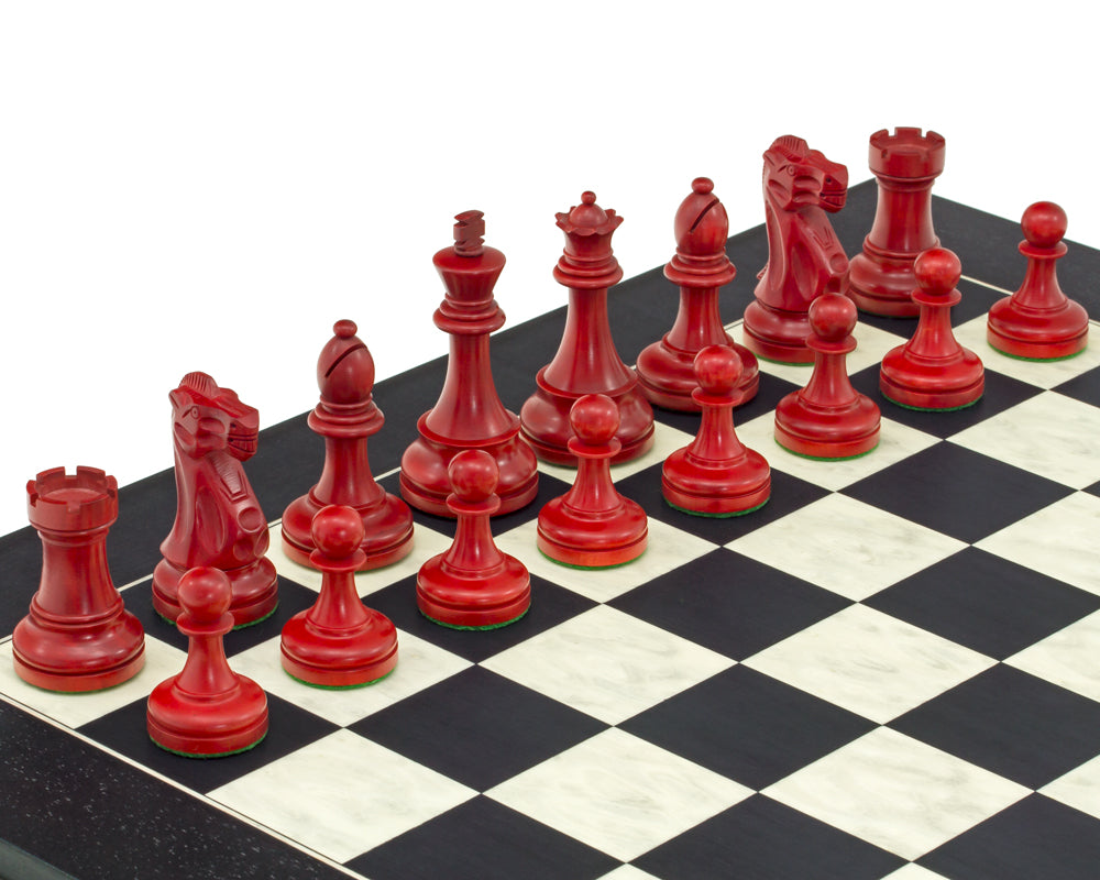 Das rot-schwarze Broadbase-Schach-Set