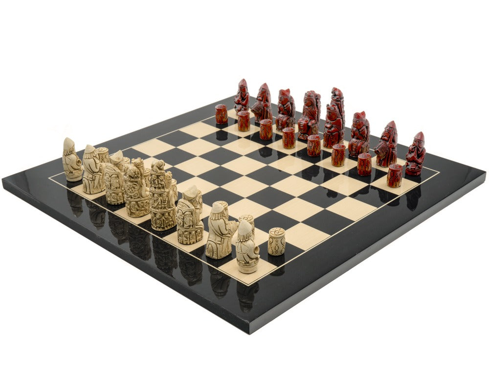 Das Berkeley Chess "Medieval Black Cardinal" Schachset