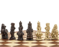 Berkeley Chess 'Alice im Wunderland' Schachset – Rostbraun & Mahagoni