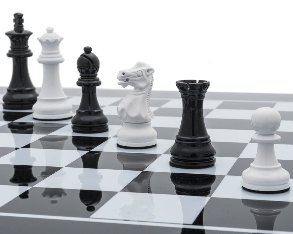 Das Monochrom-Luxus-Schachspiel von Italfama