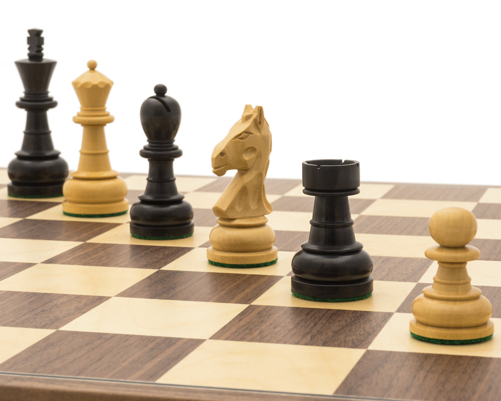 Das Emerald Black and Walnut Folding Chess Set