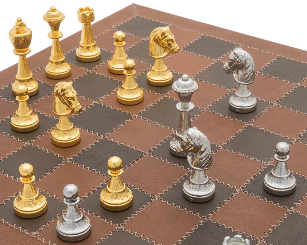 Das Messina Gold und Silber Italienisches Leder Luxus-Schach-Set