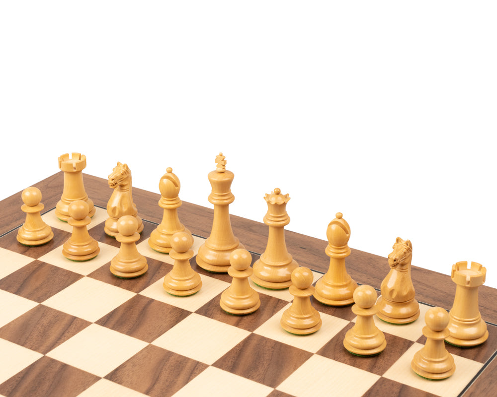 Das Oxford Schachspiel aus Akazie und Walnuss