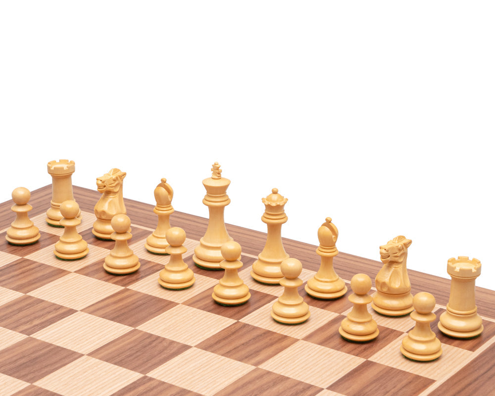 Traditionelles Highclere-Schachspiel aus Ebenholz und Walnuss