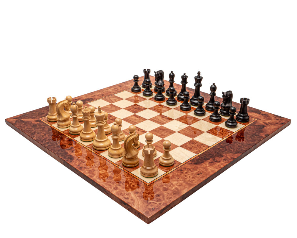 Das Leningrader Luxus-Schachspiel in Schwarz und Ulmenmaser