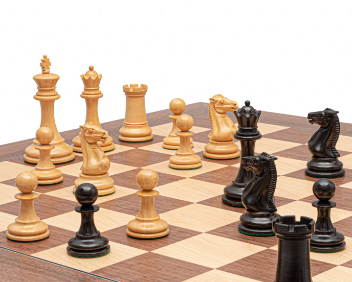 Das Rochester Ebenholz und Nussbaum Grand Chess Set