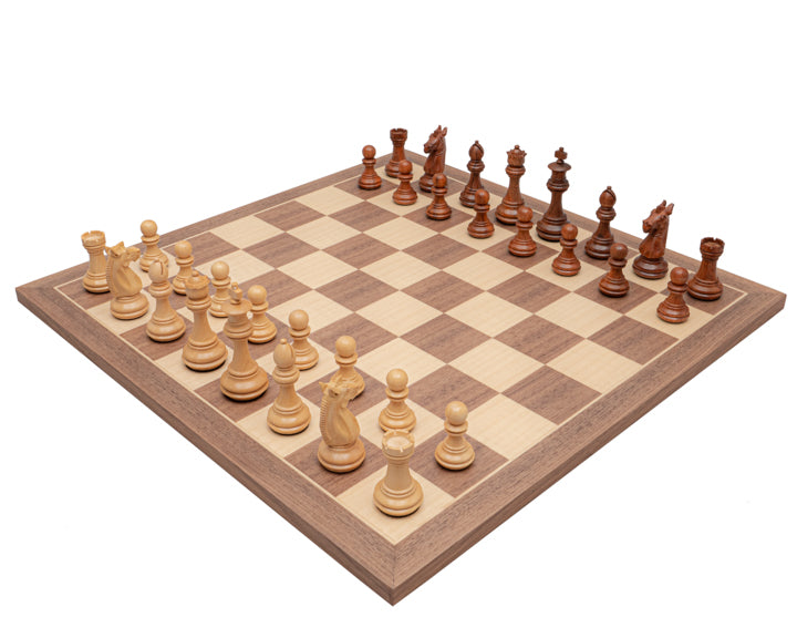 Das Trapani Schachspiel aus goldenem Palisander und Nussbaumholz