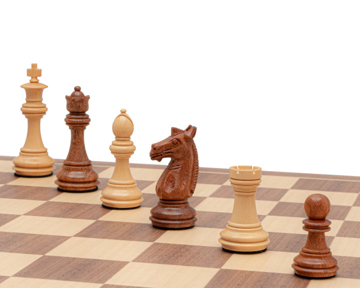 Das Trapani Schachspiel aus goldenem Palisander und Nussbaumholz