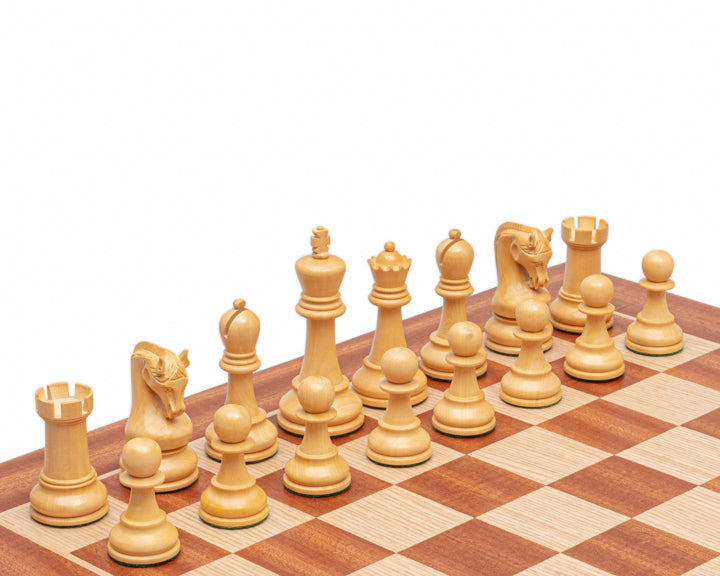 Das Leningrader Schachspiel aus Akazie und Mahagoni