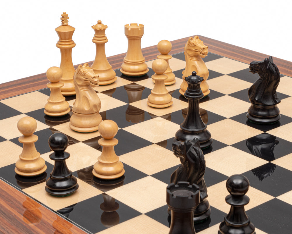 Das Fierce Knight Black und Palisander-Schach-Set