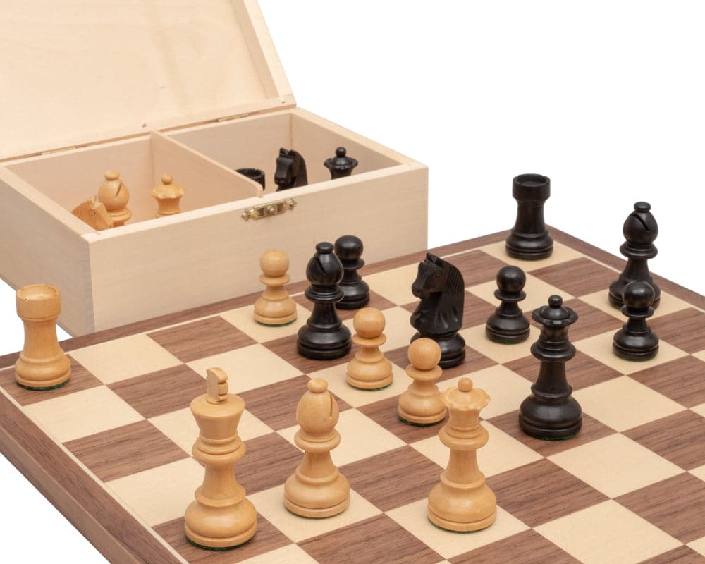 Traditionelles Schach- und Dame-Set (Hover Image)