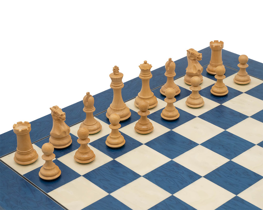 Das blau-schwarze Turnierschach-Set mit Etui