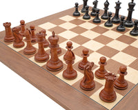 Das luxuriöse Schachset Nachbildung 1849 aus Ebenholz und Walnuss.