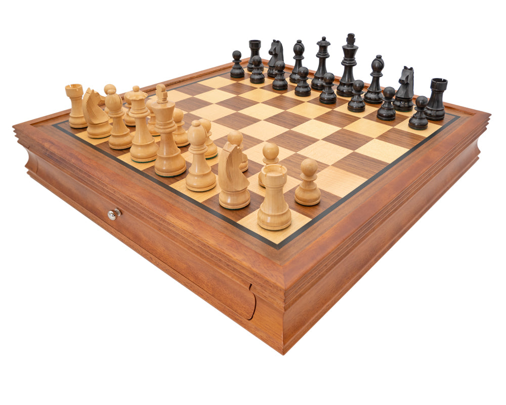 Down Head Schwarz- und Mahagoni-Schachset mit Schrank