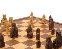 Das Regency Chess Isle of Lewis Luxus-Schachset mit Schrank aus Mahagoni