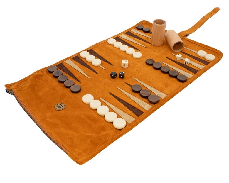 Manopoulos Reise-Backgammon-Set aus Wildleder zum Aufrollen - Zimt